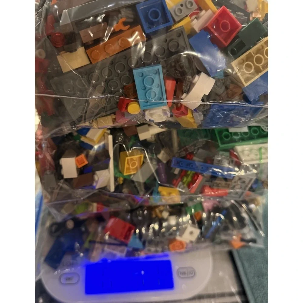 6 lb 11 oz LEGO Bulk Lot Minifigures Baseplates Parts Pieces Mixed 107 oz